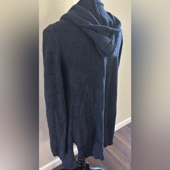 Barefoot dreams super soft and Cozy Navy Blue Women's Sweater size s/xs - Picture 3 of 5